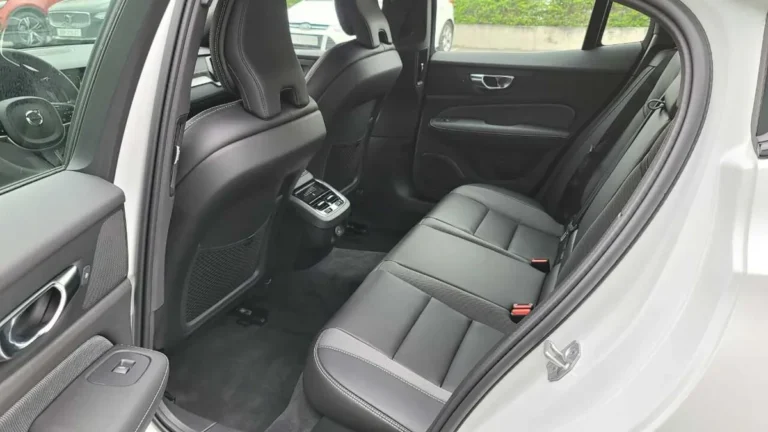 Volvo S60 B5 AWD R-Design – ảnh 13