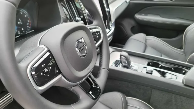 Volvo S60 B5 AWD R-Design – ảnh 9