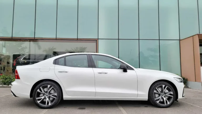 Volvo S60 B5 AWD R-Design – ảnh 4