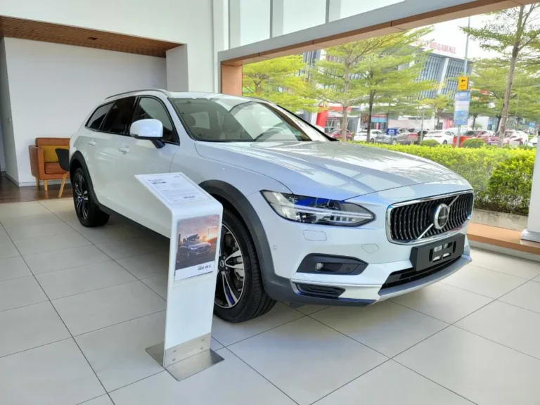Volvo V90 B6 AWD Cross Country – ảnh 1