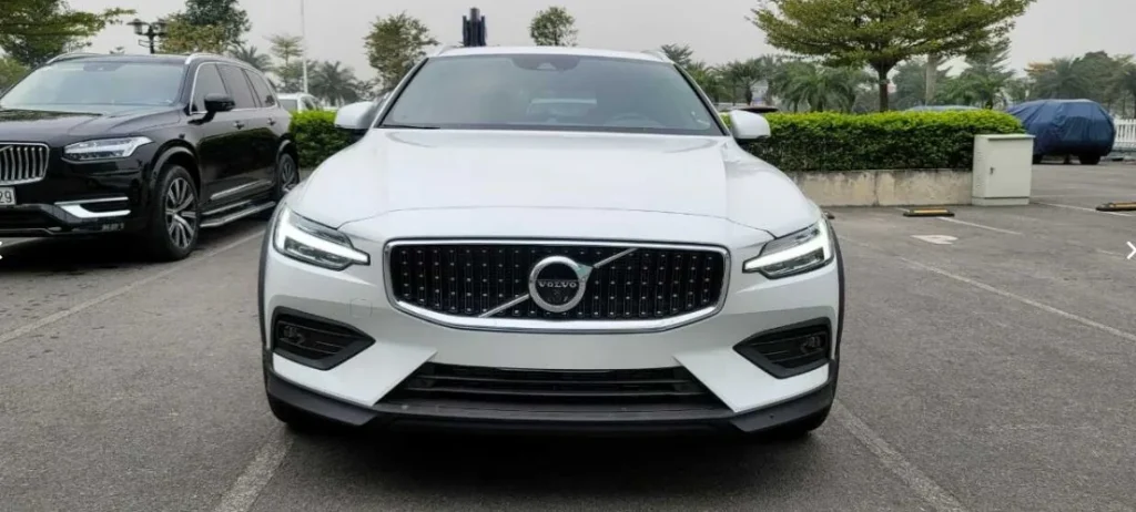 Ảnh bài: Đánh giá hiệu suất và khả năng vận hành của Volvo V60 B5 AWB Cross Country 2022