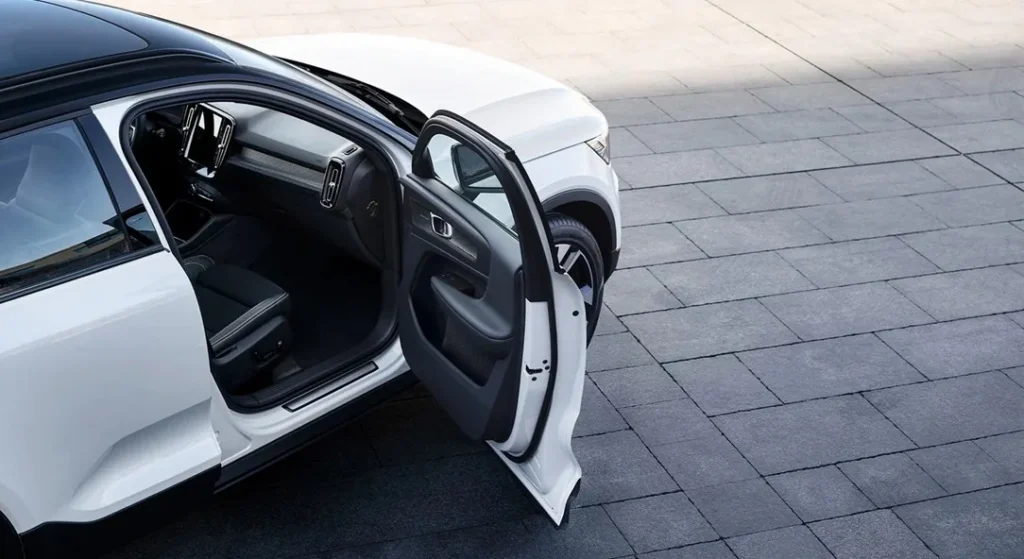 Volvo XC40 Ultimate 2024 – ảnh 1