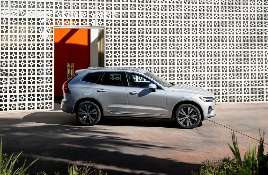 Volvo XC60 t8 recharge 2022 trang bị nhiều option