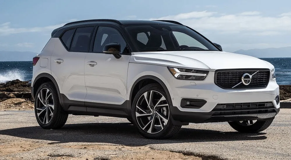 Ảnh bài: So sánh và phân tích các tính năng mới trên Volvo XC40 AWD R-Design 2022